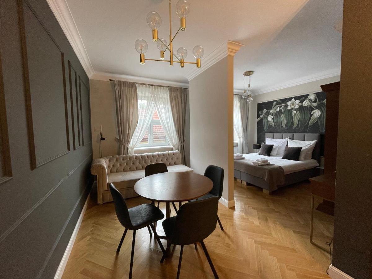 Mr 3 Apartments Krakow Bagian luar foto